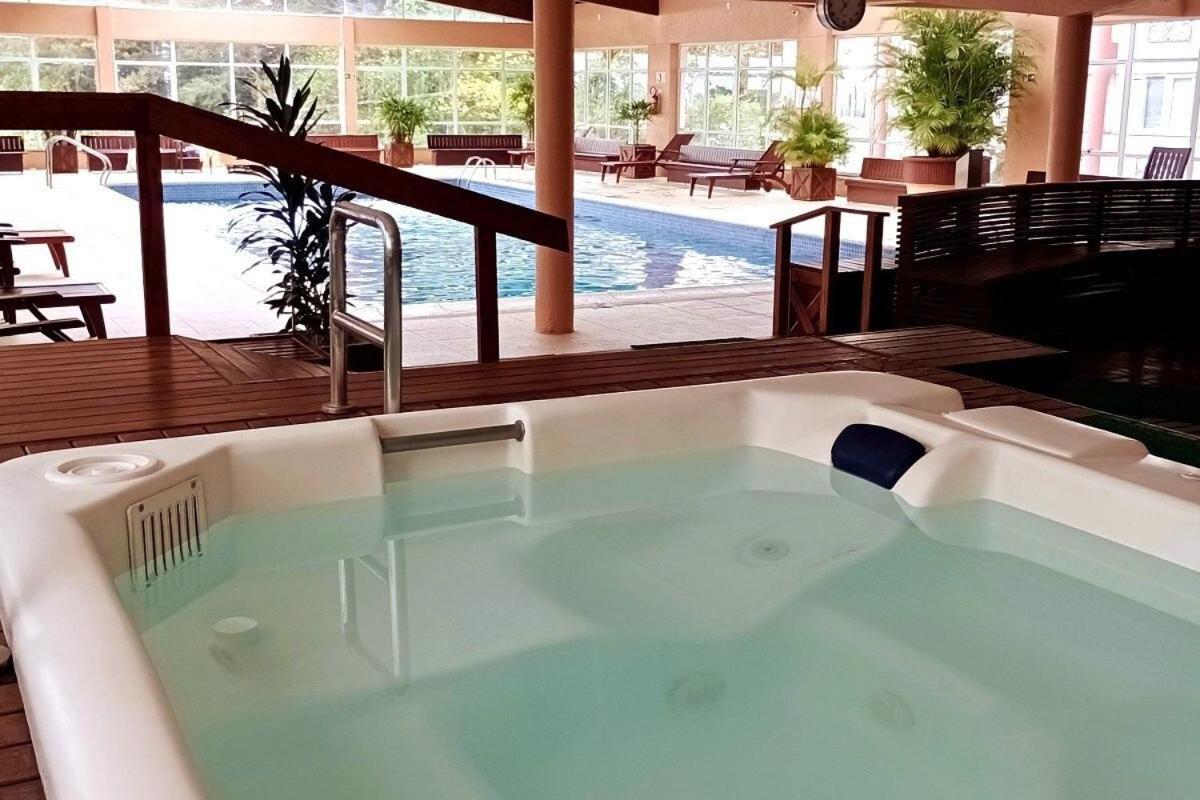 Apartamento No Residencial Village No Centro De Gramado, Com Piscina Aquecida E Hidromassagem Eksteriør billede